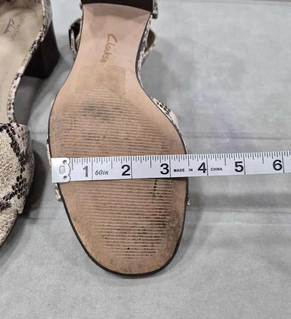 Clarks sandals women's 10 cream black snake embossed padded ankle strap low heel - Picture 13 of 14